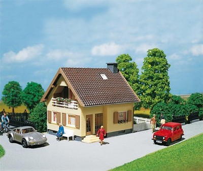 Faller HO Scale Building/Structure Kit 1.5 Story Succo House/Home with Balcony