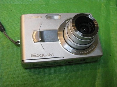 Casio EXILIM ZOOM EX-Z40 4.0MP Digital Camera - Silver (EXZ40S