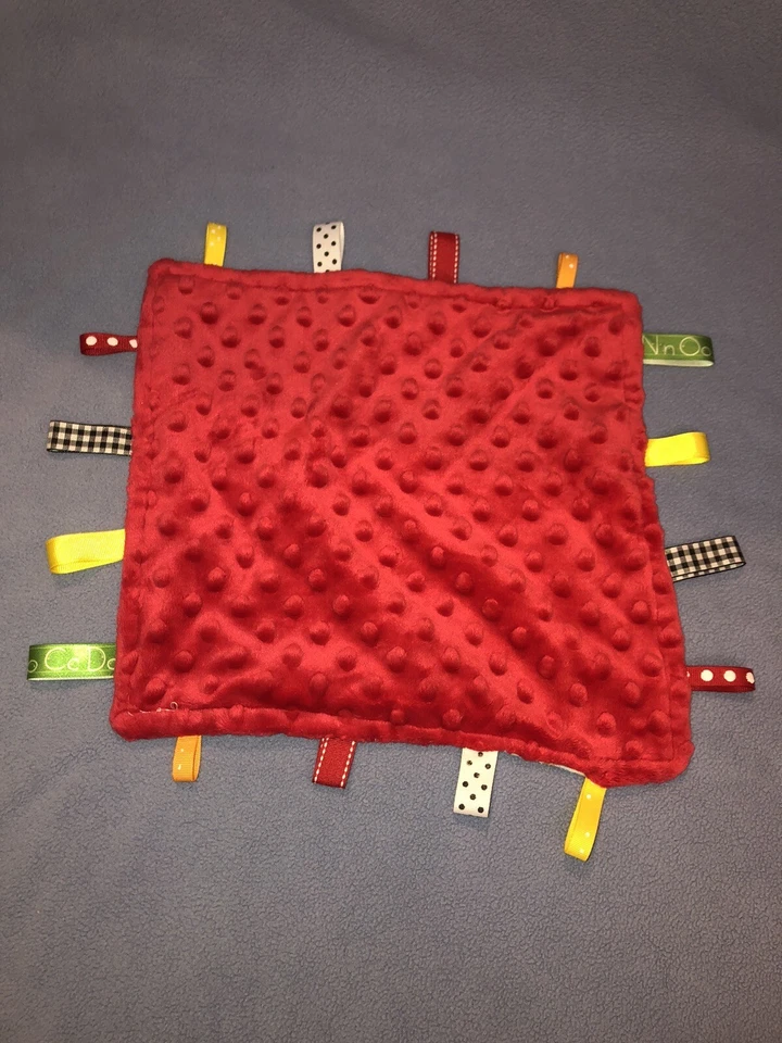 Manta de seguridad Lovey hecha a mano con tema de granero rojo círculos Minky en la parte posterior Foto 3 de 3