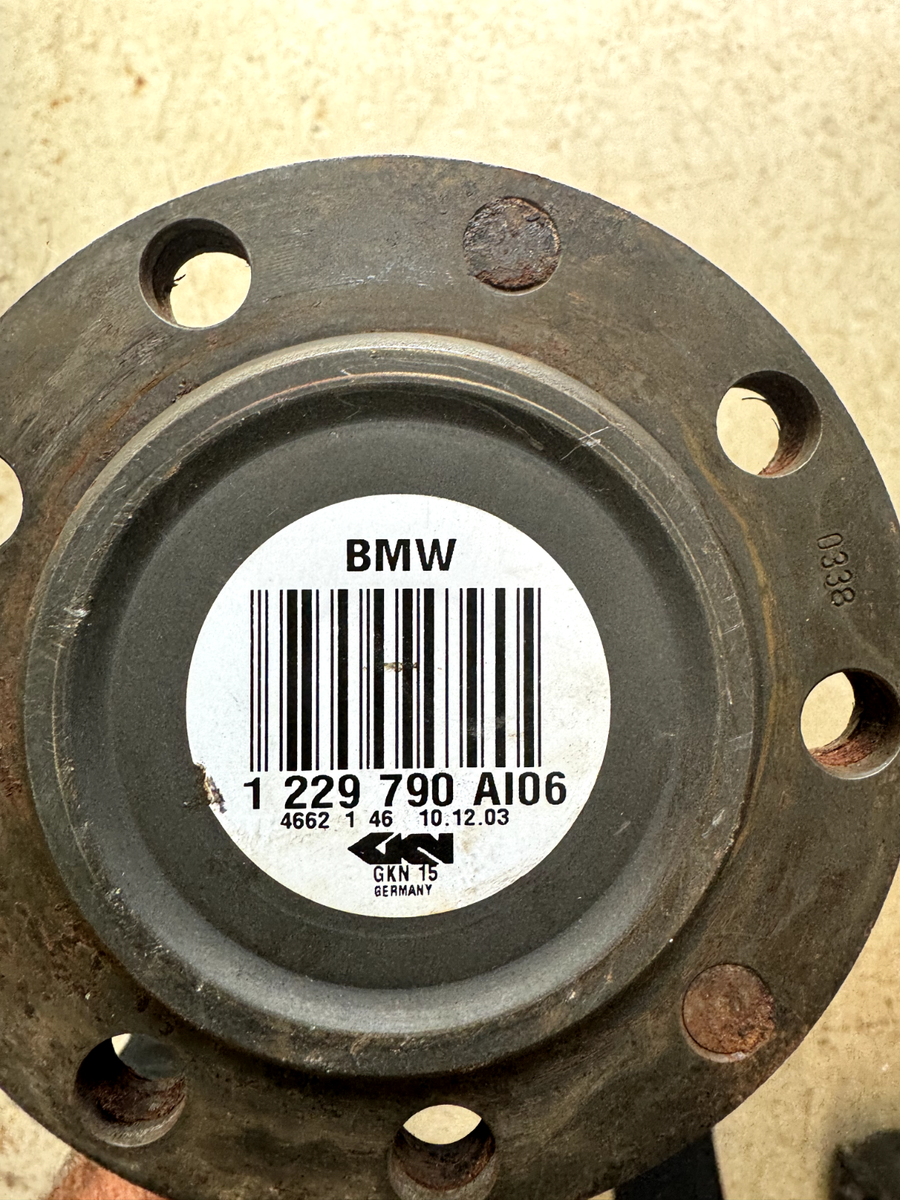 車のパーツ  e46 2200cc 1999-2006 BMW E46 OEM Rear Axle Right 33217504523 | Genuine OEM