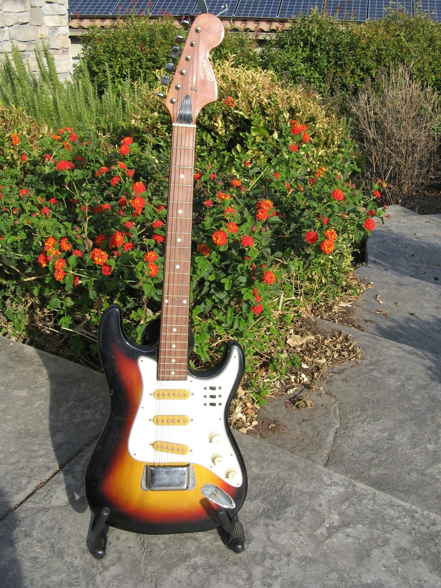 Vintage Queens Electric Strat Lawsuit Guitar Japan Teisco Vintage Queens Electric Strat Lawsuit Guitar Japan Teisco