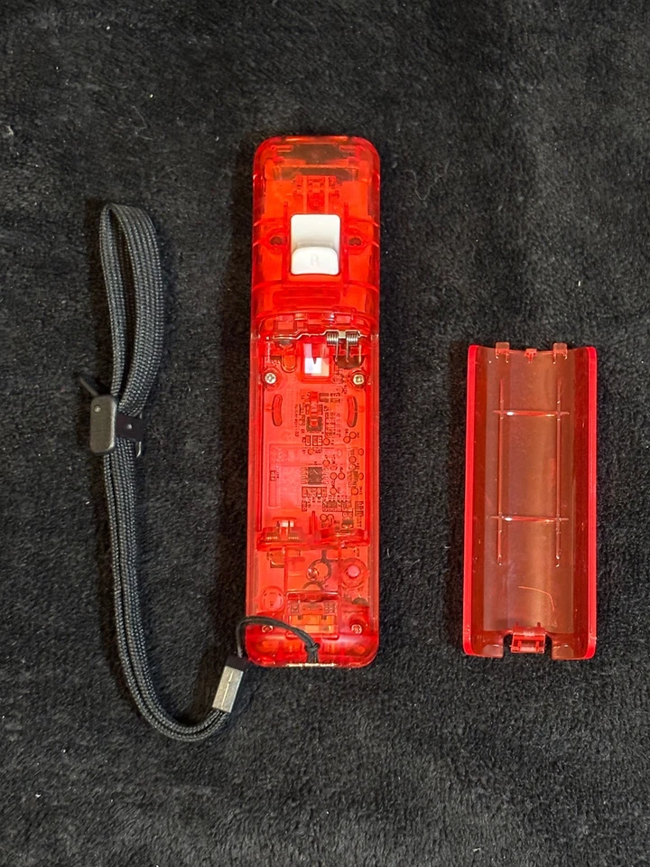 Rock Candy Wii Gesture Controller - Stormin' Cherry - Image 3 of 3