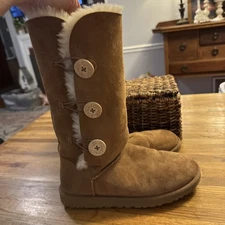 UGG Australia BAILEY BUTTON TRIPLET Tall Boot  CHESTNUT Brown Suede Size US 9