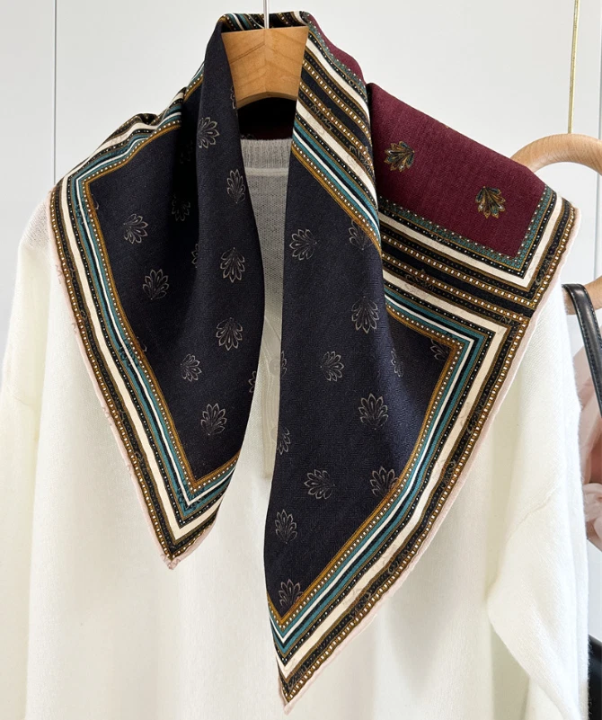 70% Cashmere 30% Silk Neckerchief bee Print Shawl Scarf Bandanna 27'' Wrap new