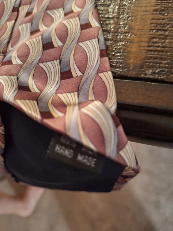 Umo Lorenzo 100% Silk Multicolred Tie-Geometric Pattern, New - Image 4 of 4