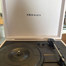 Crosley CR8017A-AM Voyager Vintage Portable Vinyl Record Player Turntable Blush