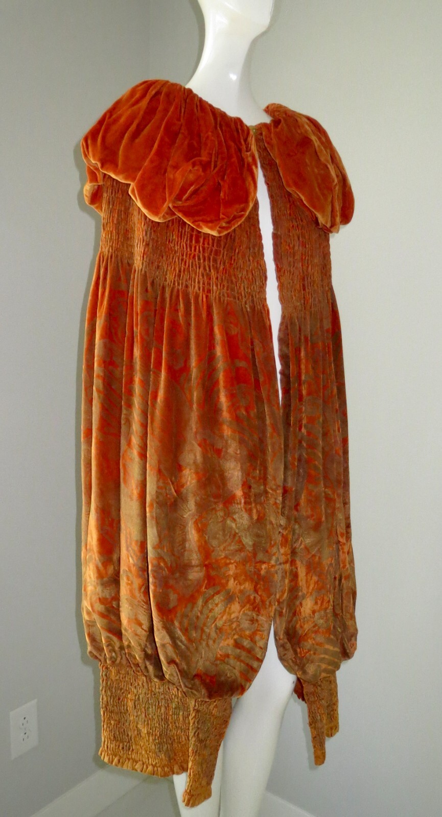 Antique 1920s Cocoon Coat Cape Silk Velvet Gold L… - image 1