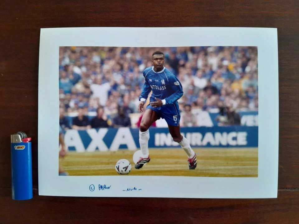 Photo MARCEL DESAILLY. CHELSEA. Photo presse sportive 29cm /21cm. - Photo 1/3