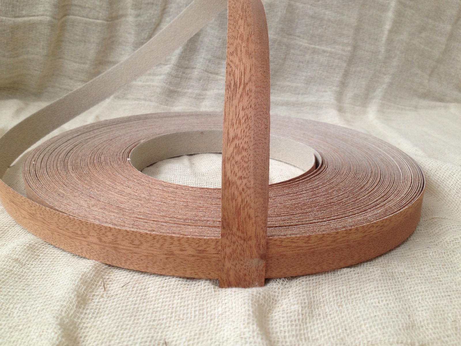Sapele Wood Veneer Pre Glued Iron on Edging Tape/Banding 18mm