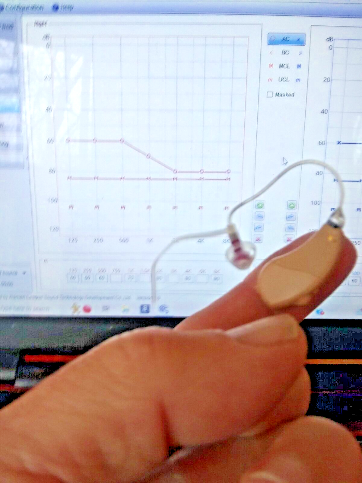 TINY Programmable BTE Hearing Aid with 2 Mics Noise Control & 4 Sound Programs