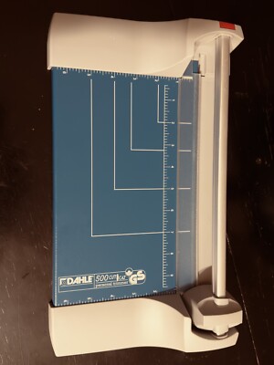 Dahle 500 Cut Cat Professional Personal Trimmer - 9'' Cut Length.