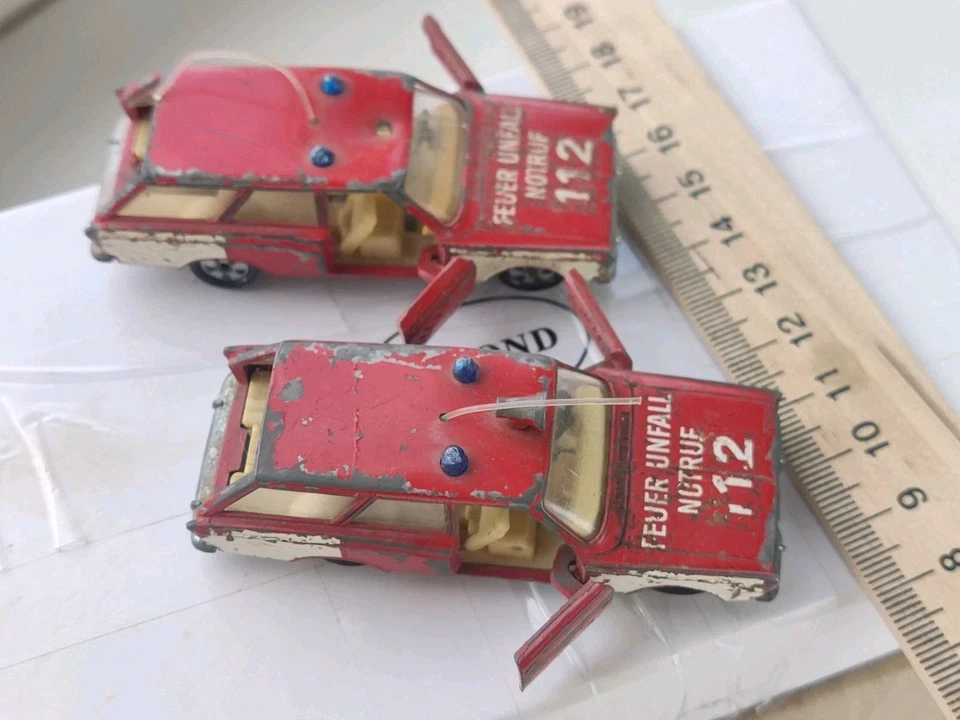 Set 2 Siku Ford 17 M Turnier V213 Germany fire engine Diecast Vintage Retro Car - Image 2 of 4