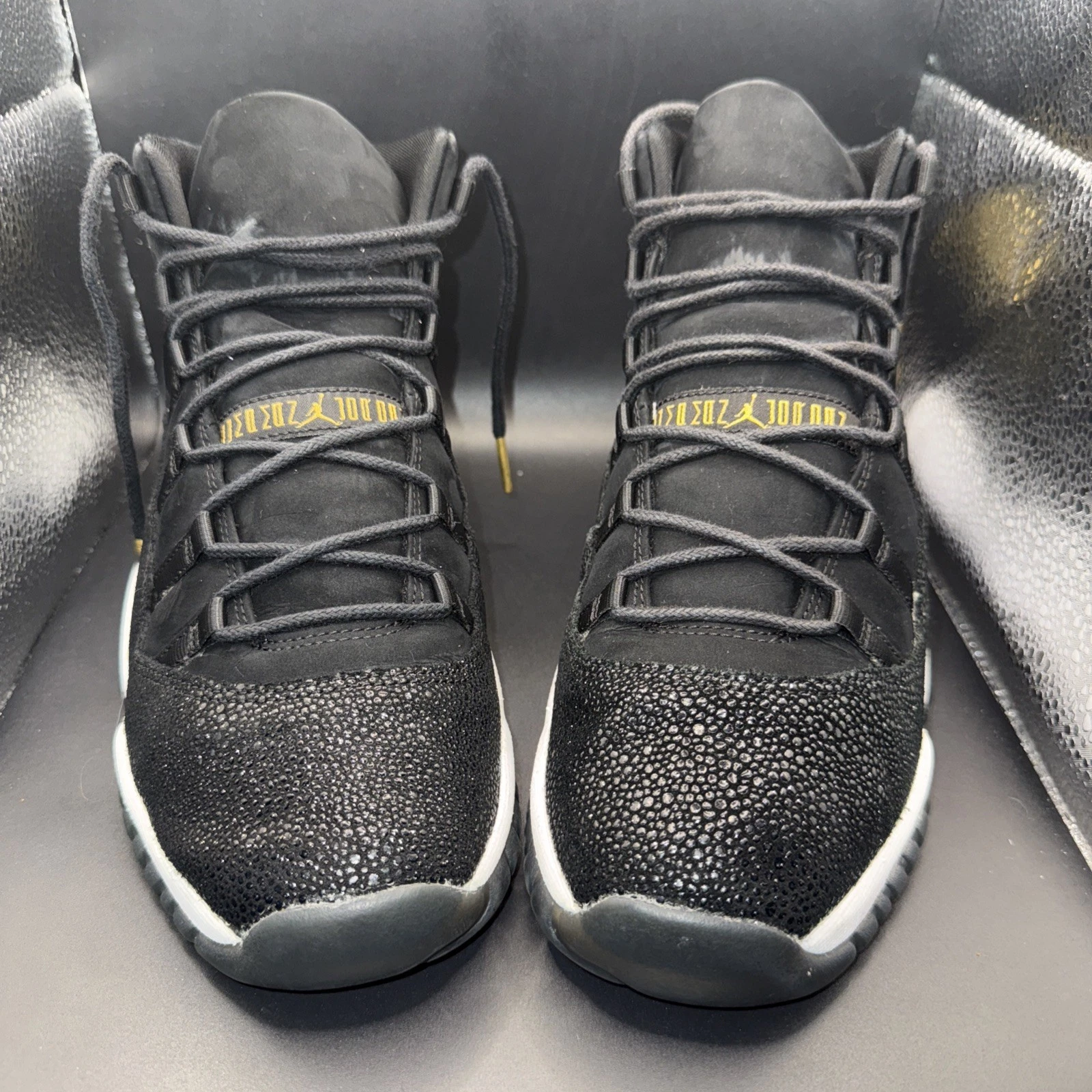 Taglia 8y Jordan 11 Retro Heiress Black Stingray 852625 030 pulito senza scatola