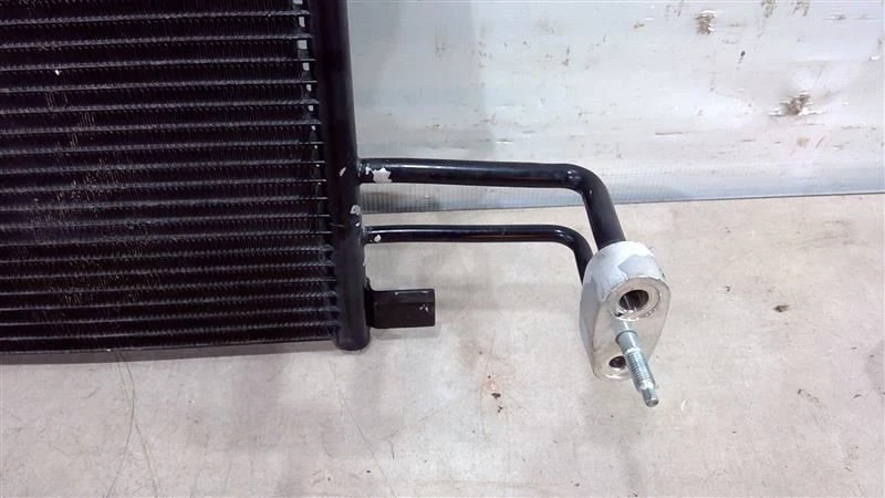 2014-2018 CHEVROLET TAHOE AC CONDENSSOR FACTORY OEM 84621303 - Image 2 of 4