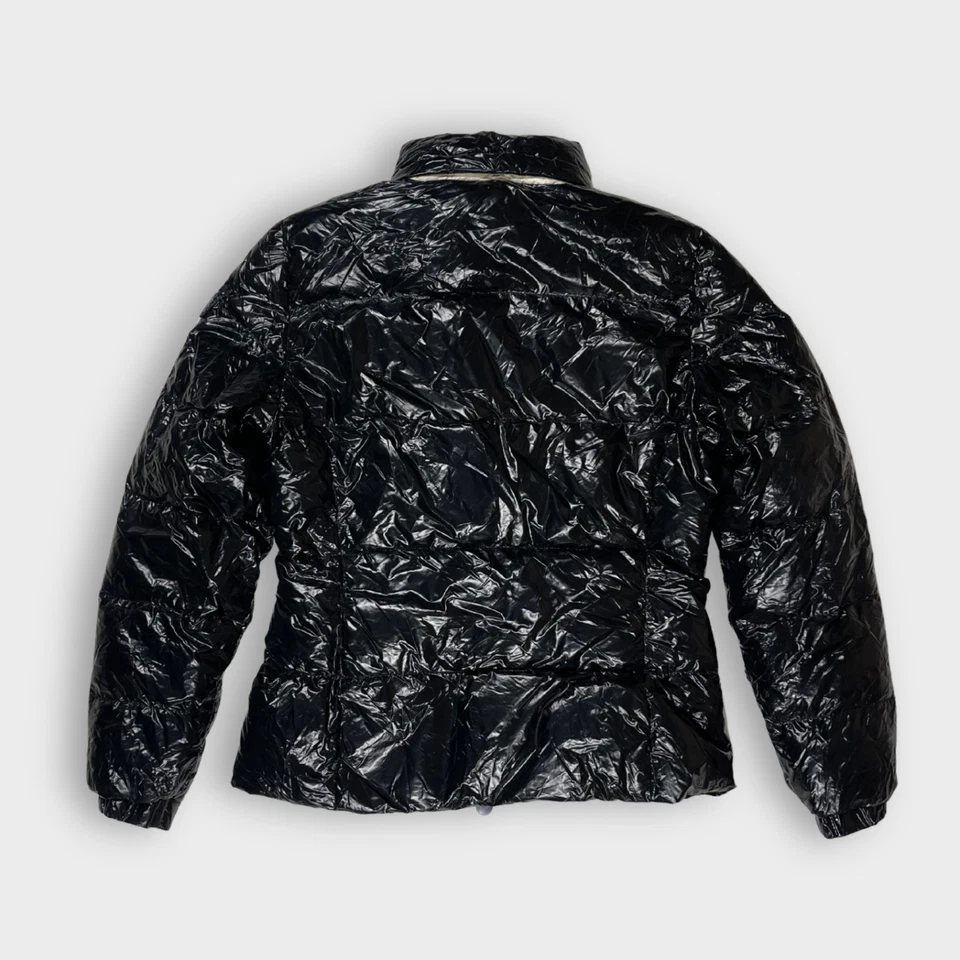 Casaco Moncler Badia feminino tamanho 3 preto brilhante leve acolchoado Itália - Imagem 3 de 4