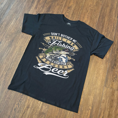 FISHING SHIRT DONT BOTHER ME WHEN IM FISHING GRAB A BEAR T-SHIRT