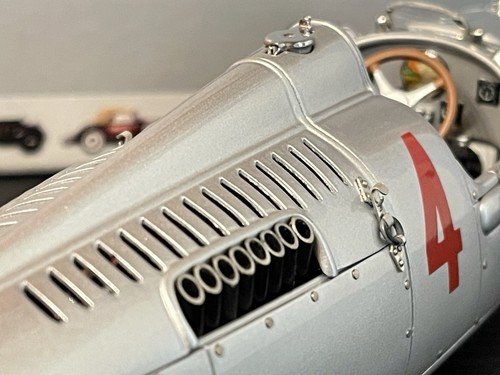 1/18 CMC Auto Union Typ C 1936 Sieger GP Deutschland #4 M-037 - Bild 6 von 10