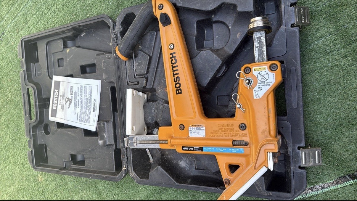 Bostitch MFN-201 Premium Hardwood Flooring Nailer (Mallet Not Included) &mdash;
