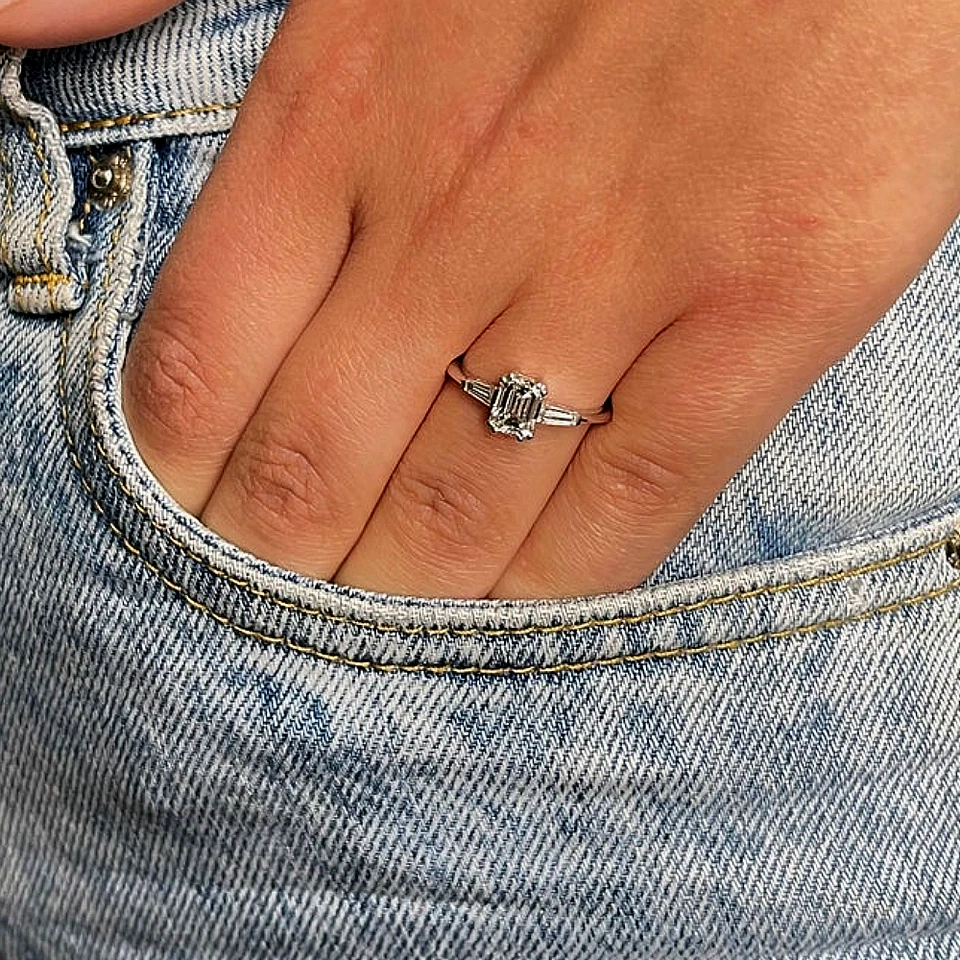 18k White Gold Wedding Ring Diamond IGI lab Grown 1.20 Ct Emerald Cut - Image 3 of 4