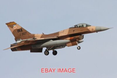 FOTO FLUGZEUG GENERAL DYNAMICS F-16C '87-307 / WA' C/N 5C-568. FULL US MILITA