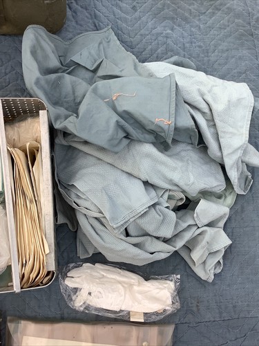 US Military Field Officers Medical Kit 2 Coleman Model 527 - Picture 8 of 10