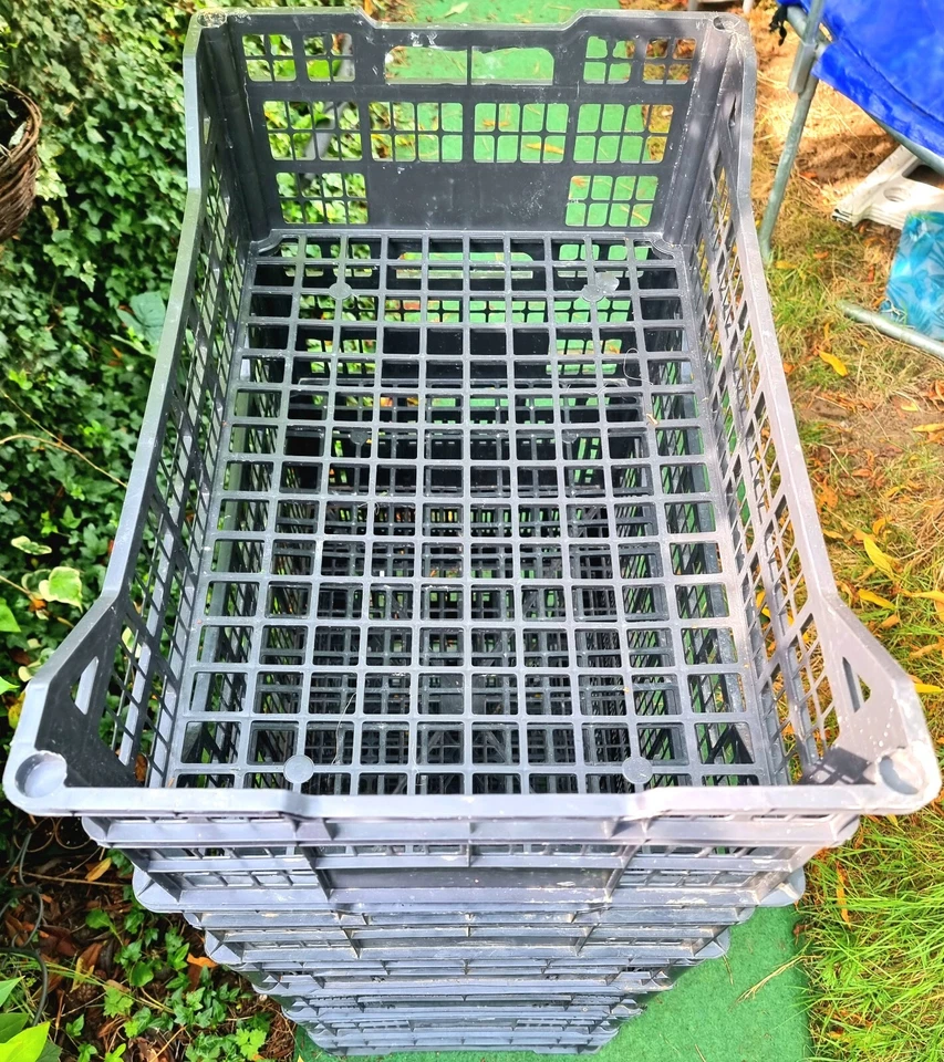 4 x Large Plastic Stackable Garden Crate Tray 60x40x20cm Storage Box Container - Image 3 of 4