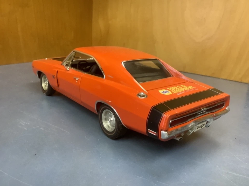 CROWN PREMIUMS 1970 DODGE CHARGER RT HEMI 1/24 NAPA TOOLS loose  - Image 4 of 4