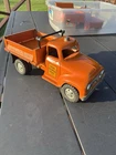 Vintage 1956 Tonka Pressed Steel Hiway Hydraulic Side Dump Toy Truck W/Mud Flaps