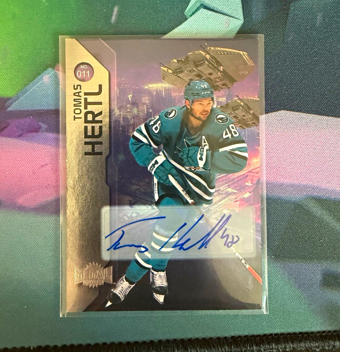 Upper Deck 2023-24 Skybox Metal Universe Tomas Hertl Sharks #011 Silver Auto