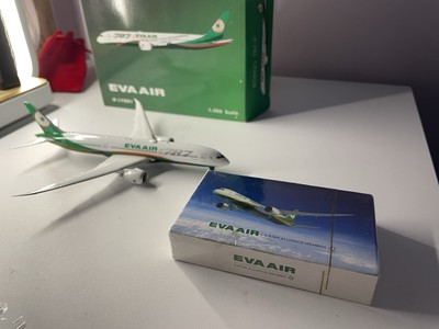 Phoenix  1:400   -  EVA AIR  787-9  #B-17881  - 04229 with 787 playing card