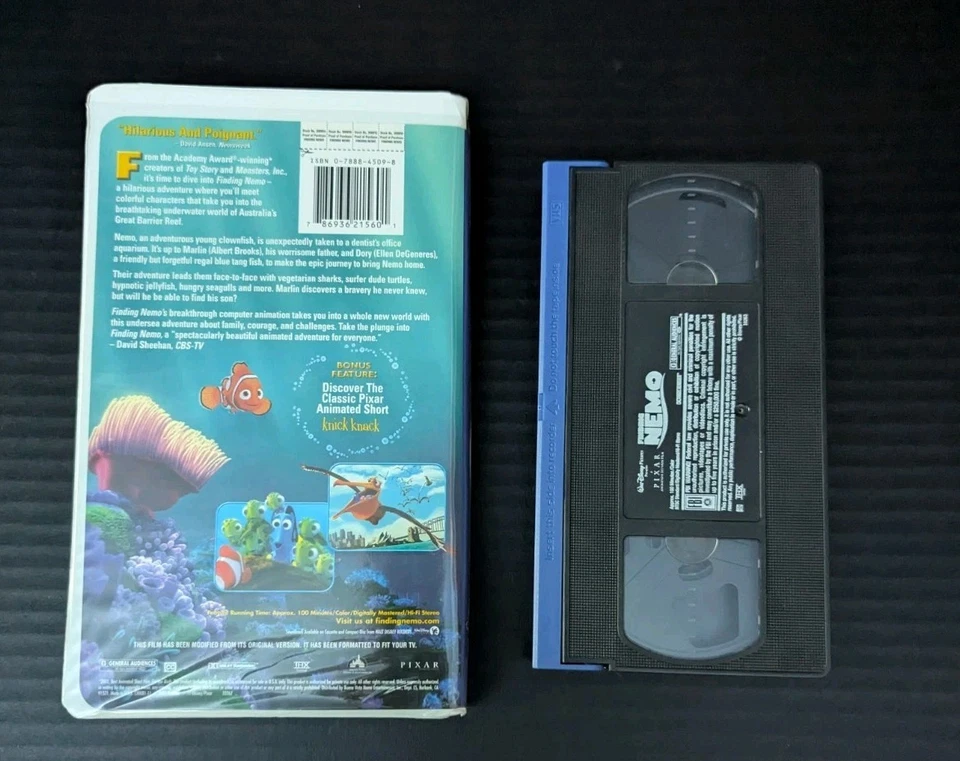 Pixar & Walt Disney Pictures VHS Tape Finding Nemo (2003) in Clamshell Case - Image 2 of 3