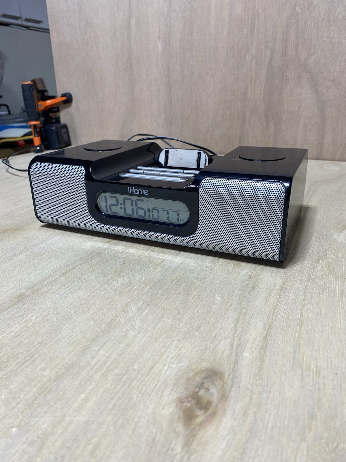 Apple iHome Alarm Clock Radio Docking Station Model iH5B Tested works Preowned