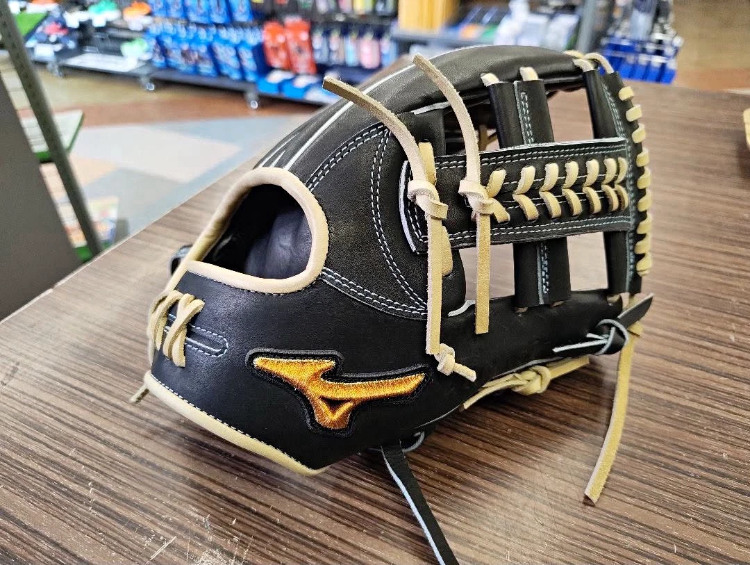 Mizuno Baseball 11 Size Baseball Softball Gloves & Mitts for sale