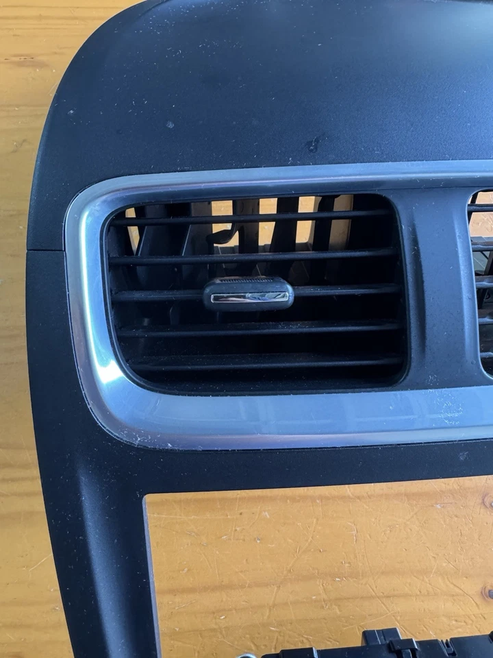 Dodge Avenger 2011-2014 tablero central radio bisel con panel superior, negro OEM Foto 4 de 4