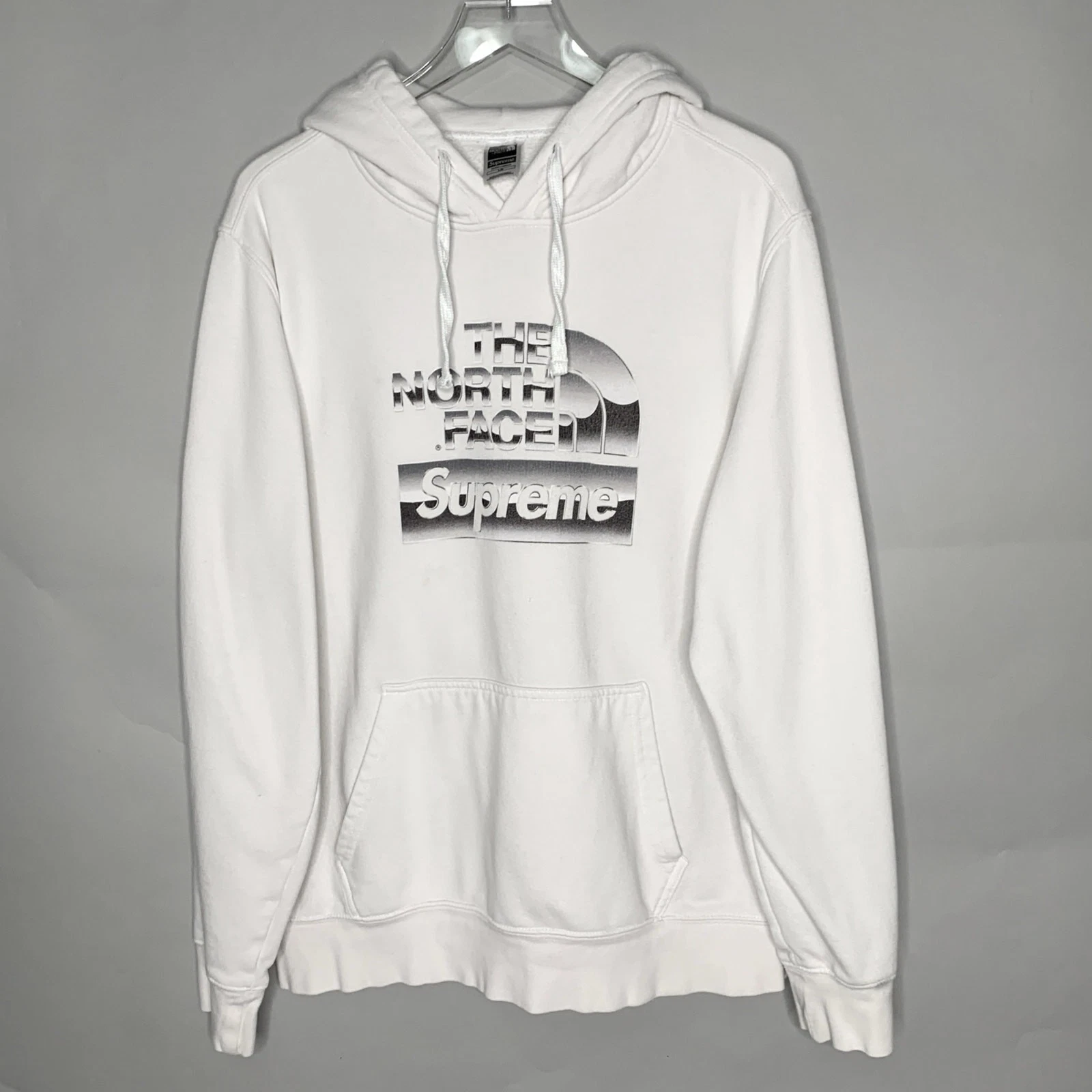 Sweat à capuche Supreme The North Face L logo boîte métallique blanc *défaut