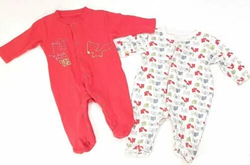 Markenlose Baby-Nachtwäsche aus 100% Baumwolle