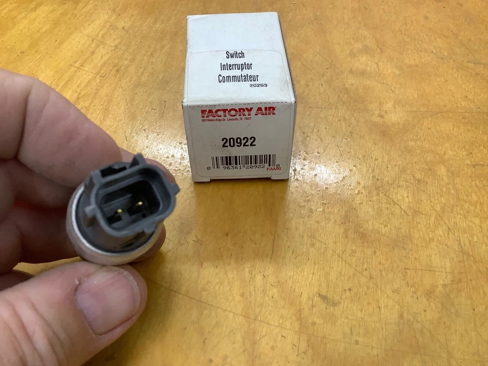 Interruptor de presión de ciclo montado en el sistema Dodge & Jeep Factory Air 20922 1997-05 Foto 2 de 2