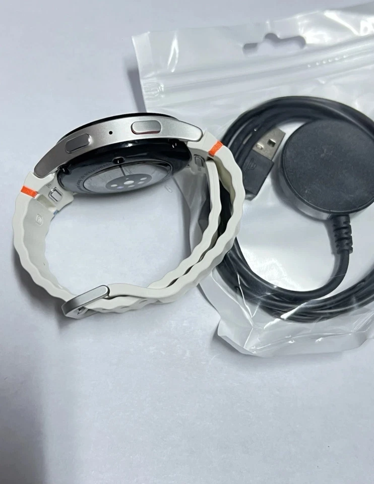 三星 Galaxy Watch 7 40 毫米 AI 智能手表 SM-L300、GPS、WiFi、蓝牙、银色 — 第 3/4 张图片