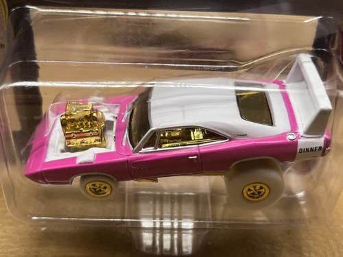 JOHNNY LIGHTNING CHASE DODGE DAYTONA DINNER CAR EXCLUSIVE 1/216 RARE PINK! - Picture 5 of 9
