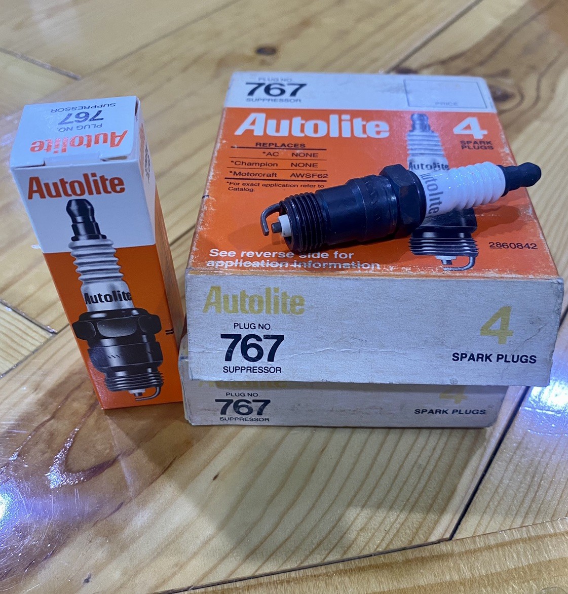 AUTOLITE  767 Copper spark plugs Set Of 8 New Old Stock