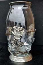 Vaso decorativo vintage in vetro con rose in peltro, peltro romantico - Italia,