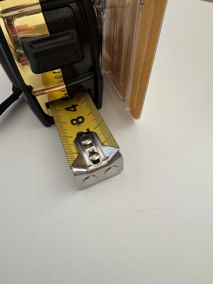 New Komelon Magnetic tape measure 5m /25mm ,Metric Only - Image 3 of 4