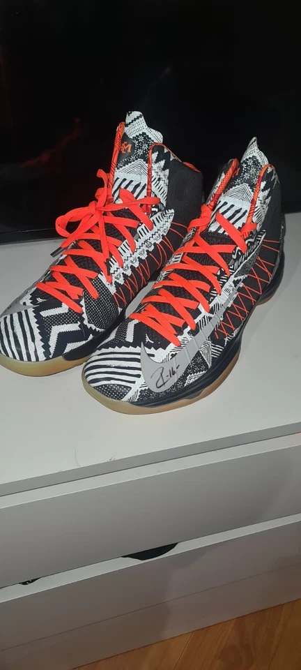 Nike Hyperdunk 2012 Pau Gasol Firmado Autografiado Temporada sp13 Foto 3 de 4