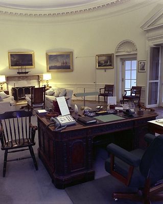 Prasident John F Kennedy Oval Office Resolute Desk White House