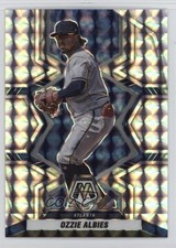 2022 Panini Mosaic Mosaic Prizm Ozzie Albies #131 0u66