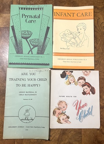Lot of (4) 1938-1946 Vintage Baby/Childcare Booklets, Pamphlets, U.S. Labor Dept