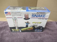 Atlantis Don Prudhomme's "Snake" Front Engine Rail Dragster 1:24 Model Kit M5694