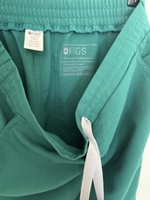 FIGS Women's Scrubs Top XS Bottom XS Petite - Hunter Green
