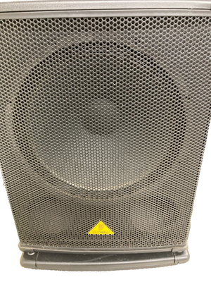 2) Behringer Eurolive B1800X 18