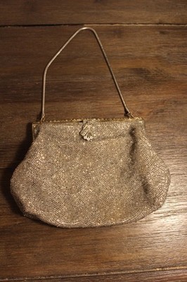 Alte Balltasche Minaudière Sandstrahl Perlen Strass versilbert Satin Frankreich